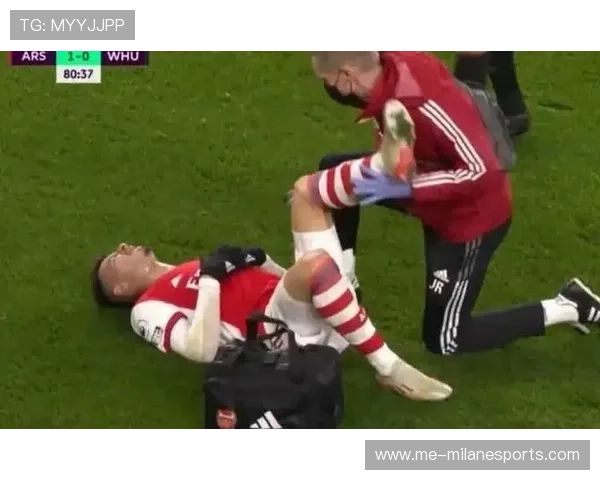 肌肉足球明星：强健体魄与赛场风采的完美融合展现